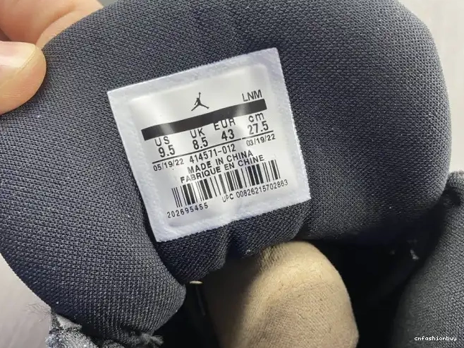 Gown Cap Air and Jordan 414571-012 Retro 13 0626